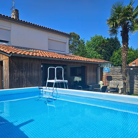 Famille - Piscine - Centre - Jardin *